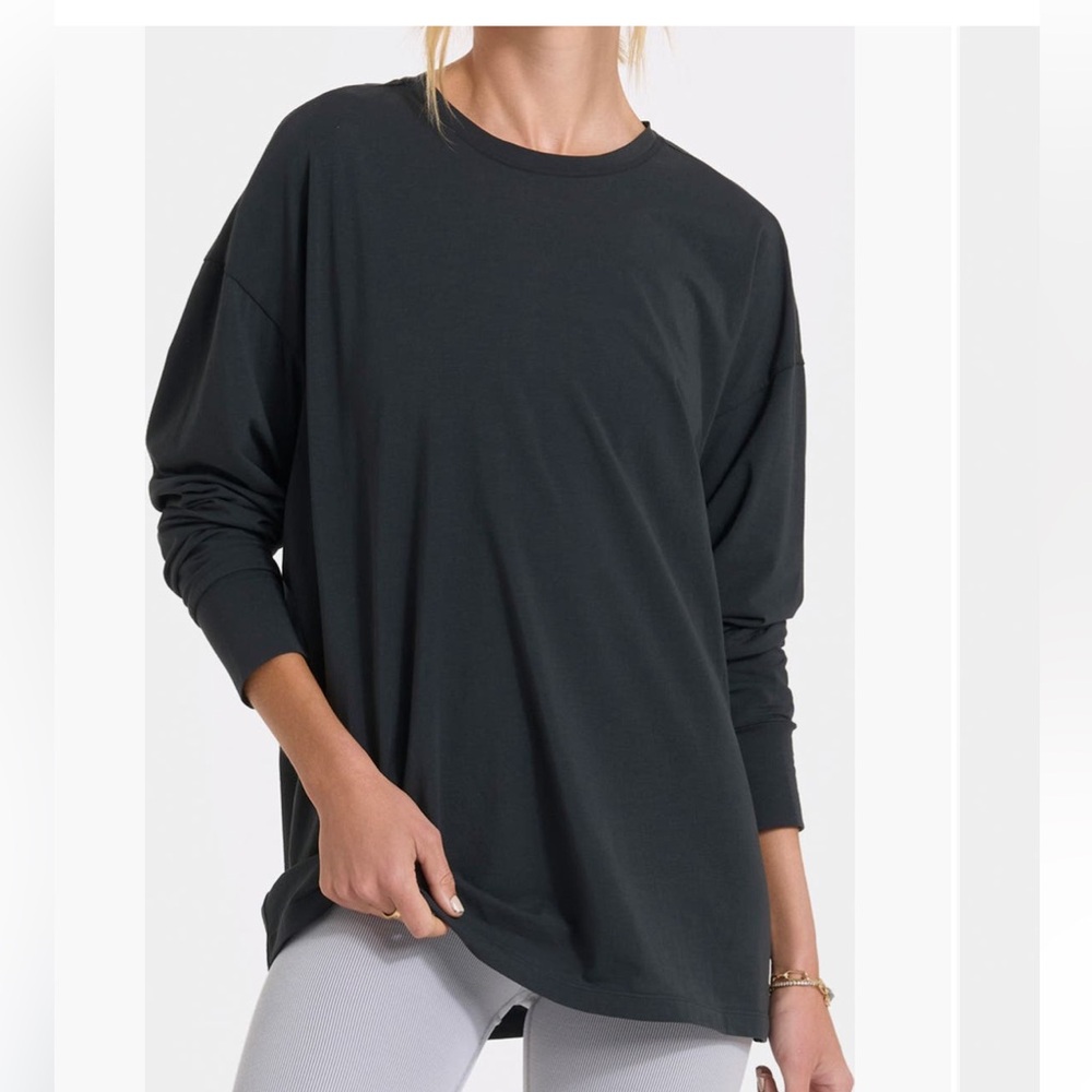 Vuori long sleeve feather tee